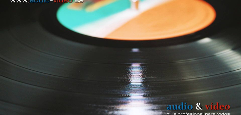 ¿Cómo hace un disco de vinilo un sonido?