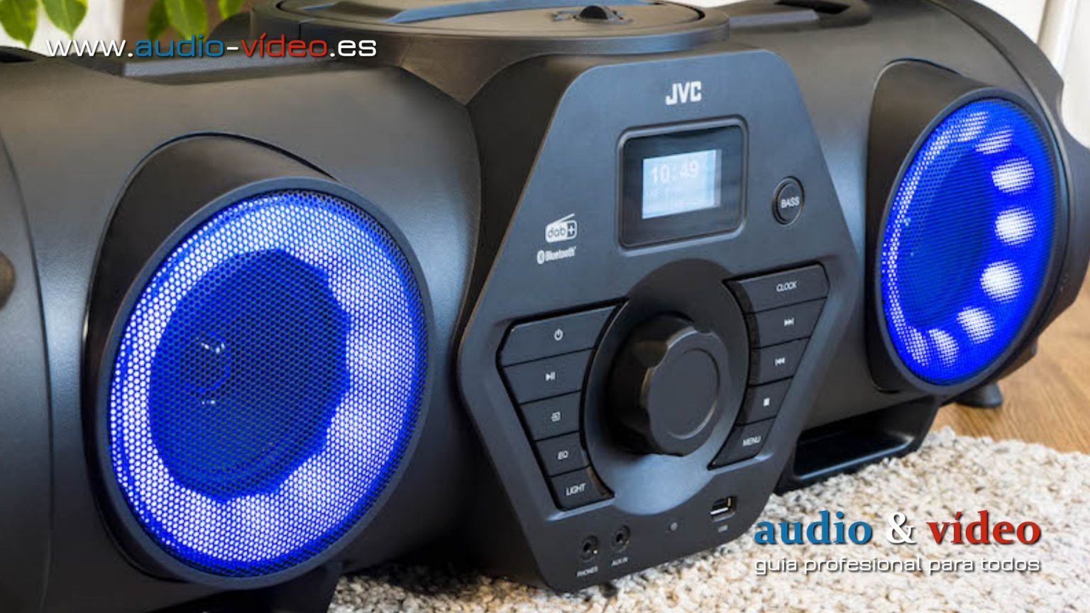 La última generación de potentes BoomBlaster JVC RVNB300 DAB