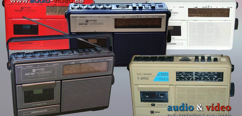 ZRK Kasprzak RM 121 – radiocassette mono. Para comprarlo tuviste que trabajar durante 2 meses.