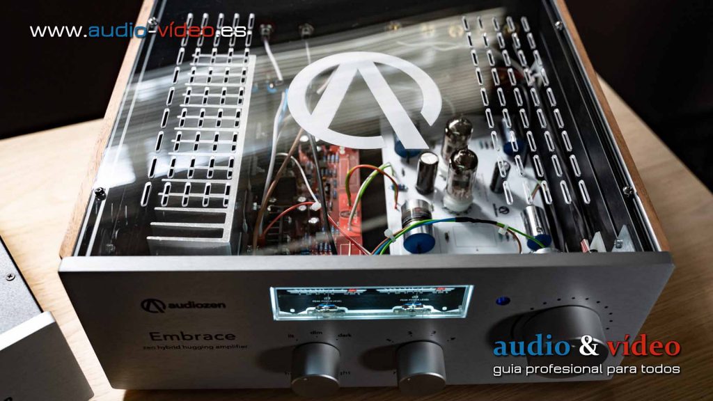 AudioZen EMBRACE - Amplificador Híbrido - caja