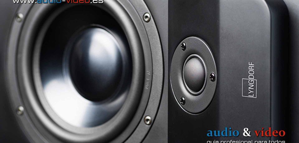 Lyngdorf CS-1 – altavoz de rango completo